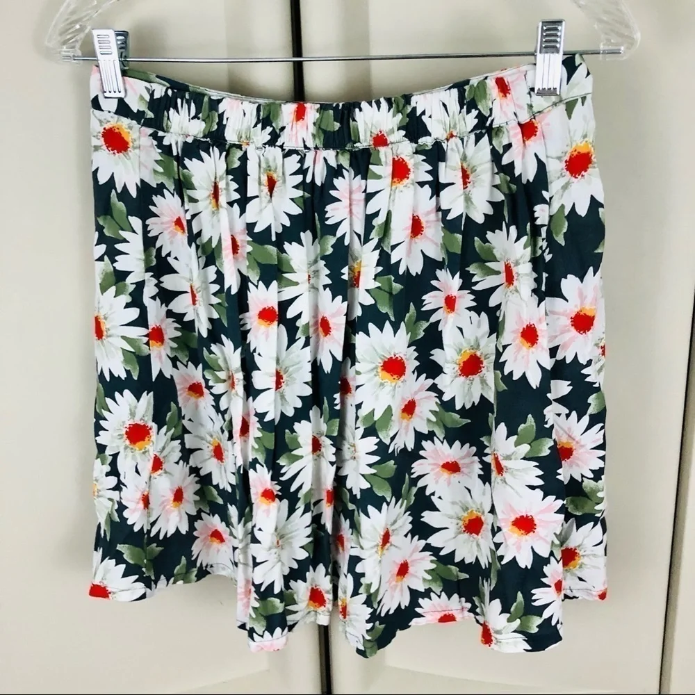 Hollister Cottage floral white daisies button skirt flowy soft womens sz Large